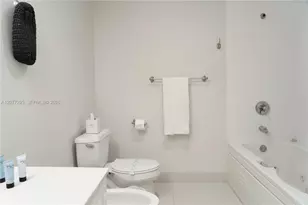 17050 N Bay Rd, Sunny Isles Beach, FL 33160 - Photo 23