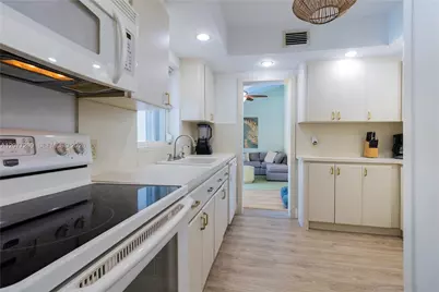 437 NE 107th St, Miami, FL 33161 - Photo 25