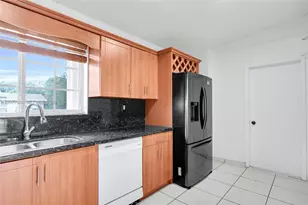 18600 SW 127th Pl, Miami, FL 33177 - Photo 13