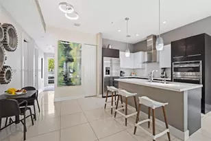 10305 NW 63rd Terrace, Doral, FL 33178 - Photo 5