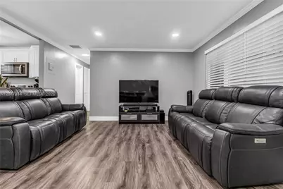 841 NE 59th St, Oakland Park, FL 33334 - Photo 27