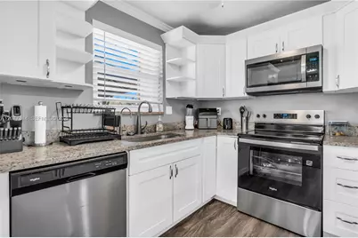 841 NE 59th St, Oakland Park, FL 33334 - Photo 9