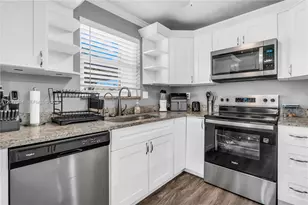 841 NE 59th St, Oakland Park, FL 33334 - Photo 9