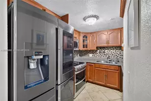 1060 NW 7th St, Miami, FL 33136 - Photo 7
