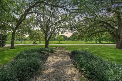 665 N Greenway Dr, Coral Gables, FL 33134 - Photo 7