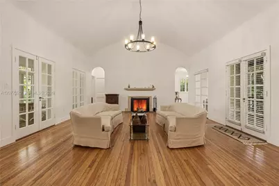 665 N Greenway Dr, Coral Gables, FL 33134 - Photo 17