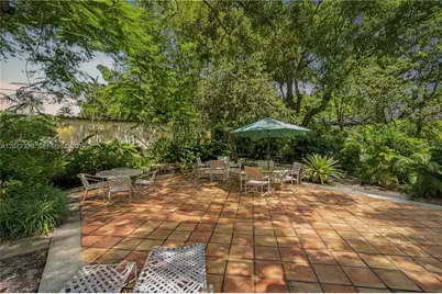 665 N Greenway Dr, Coral Gables, FL 33134 - Photo 11