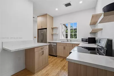 665 N Greenway Dr, Coral Gables, FL 33134 - Photo 21
