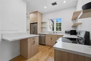 665 N Greenway Dr, Coral Gables, FL 33134 - Photo 21