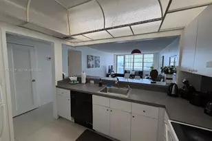 3725 S Ocean Dr, Hollywood, FL 33019 - Photo 5