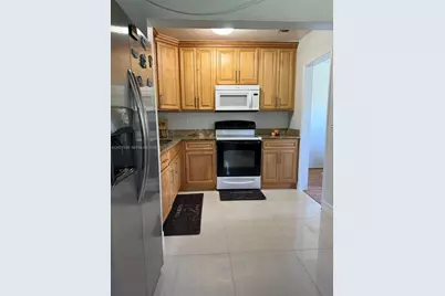 4289 NW 5th St, Miami, FL 33126 - Photo 9