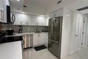 5600 Collins Ave, Miami Beach, FL 33140 - Photo 15