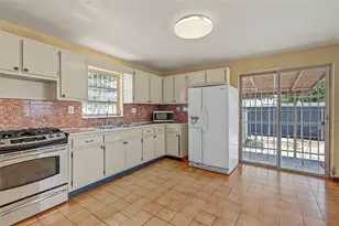 3940 NW 2nd St, Miami, FL 33126 - Photo 9