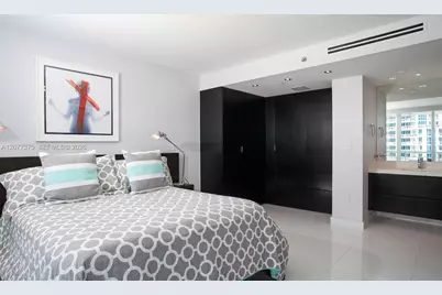 400 S Pointe Dr #1906, Miami Beach, FL 33139 - Photo 7
