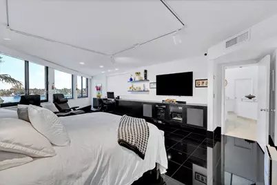 279 N Hibiscus Dr, Miami Beach, FL 33139 - Photo 39