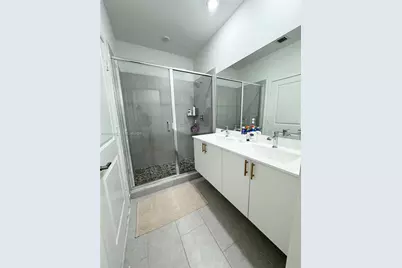 4867 NW 84th Ave, Doral, FL 33166 - Photo 11