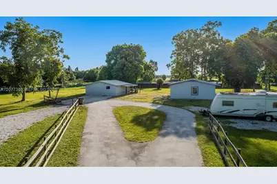 1659 Crescent Ave, Other City - In The State Of Florida, FL 33935 - Photo 9