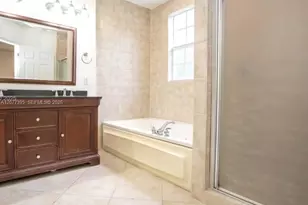 2685 NE 9th Ave, Wilton Manors, FL 33334 - Photo 9