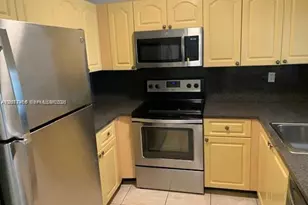 8145 NW 7th St, Miami, FL 33126 - Photo 7