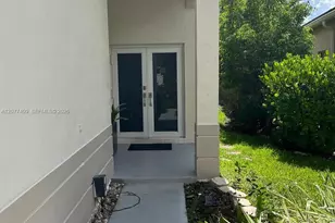 761 Tanglewood Cir, Weston, FL 33327 - Photo 3