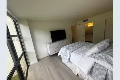 16919 N Bay Rd #108, Sunny Isles Beach, FL 33160 - Photo 9
