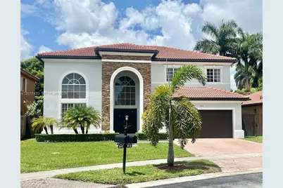 912 NE 35th Ave, Homestead, FL 33033 - Photo 1
