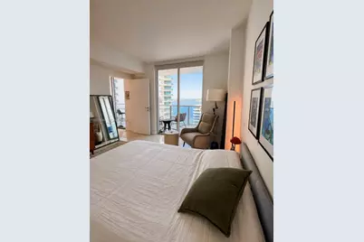 1300 Brickell Bay Dr #1807, Miami, FL 33131 - Photo 3