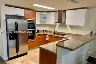 170 SE 14th St, Miami, FL 33131 - Photo 3