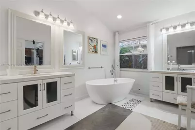 1010 SW 191st Ter #0, Pembroke Pines, FL 33029 - Photo 3