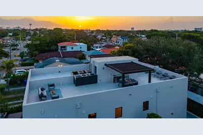 1433 SW 20th St, Miami, FL 33145 - Photo 3
