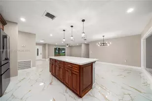1050 Knollwood Cir, Other City - In The State Of Florida, FL 33873 - Photo 9