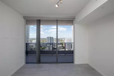 1000 Brickell Plz #2610, Miami, FL 33131 - Photo 5
