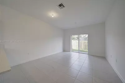 11881 NW 47th Mnr, Coral Springs, FL 33076 - Photo 9