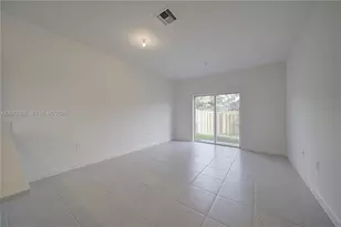 11881 NW 47th Manor, Coral Springs, FL 33076 - Photo 9