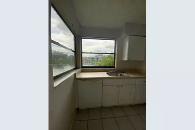 820 N Franklin Ave #820J, Homestead, FL 33034 - Photo 3