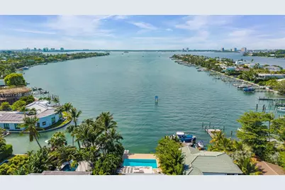 8220 Hawthorne Ave, Miami Beach, FL 33141 - Photo 33
