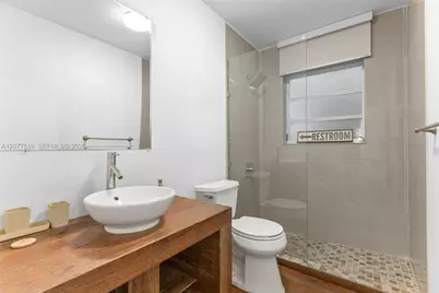 8220 Hawthorne Ave, Miami Beach, FL 33141 - Photo 25