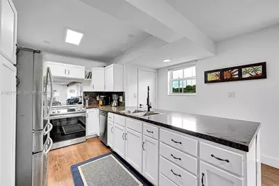 1201 Old Hiatus Rd, Plantation, FL 33323 - Photo 17