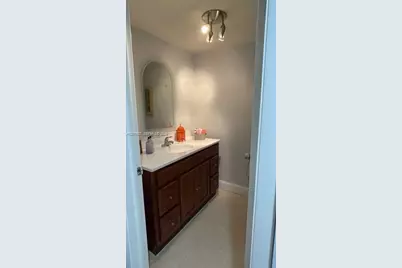 100 Lakeview Dr #103, Weston, FL 33326 - Photo 13