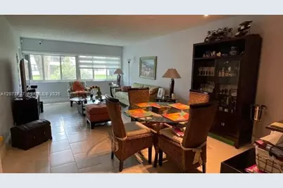100 Lakeview Dr #103, Weston, FL 33326 - Photo 9