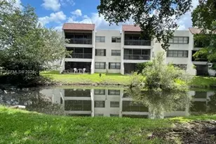 100 Lakeview Dr, Weston, FL 33326 - Photo 1