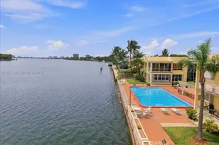910 Bay Dr, Miami Beach, FL 33141 - Photo 15