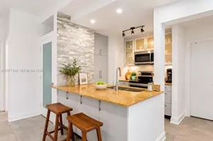 910 Bay Dr, Miami Beach, FL 33141 - Photo 1