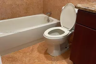 7075 NW 186th St, Hialeah, FL 33015 - Photo 9