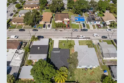 1468 NW 51st St, Miami, FL 33142 - Photo 13