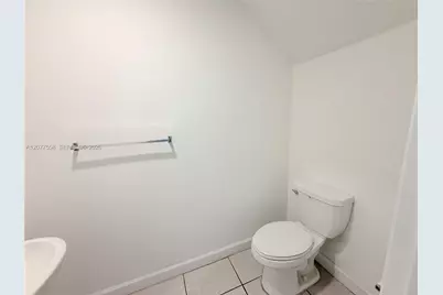 2405 NW 131st Cir, Miami, FL 33167 - Photo 9