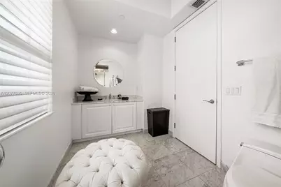 5801 Collins Ave #PH1600, Miami Beach, FL 33140 - Photo 45