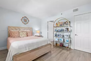 9170 SW 14th St, Boca Raton, FL 33428 - Photo 7