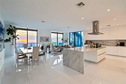 88 SW 7th St #4203, Miami, FL 33130 - Photo 3