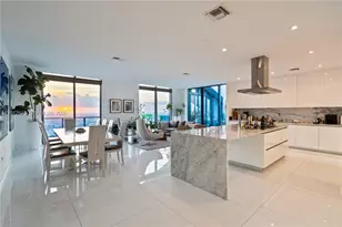 88 SW 7th St, Miami, FL 33130 - Photo 3